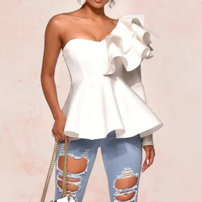 top-bustier-peplum Valkoinen epäsymmetrinen peplum-bustier-toppi, jossa on röyhelöitä.